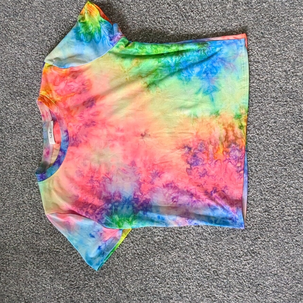 Cropped rainbow shirt size medium